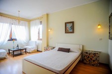Property 1042 photo 11