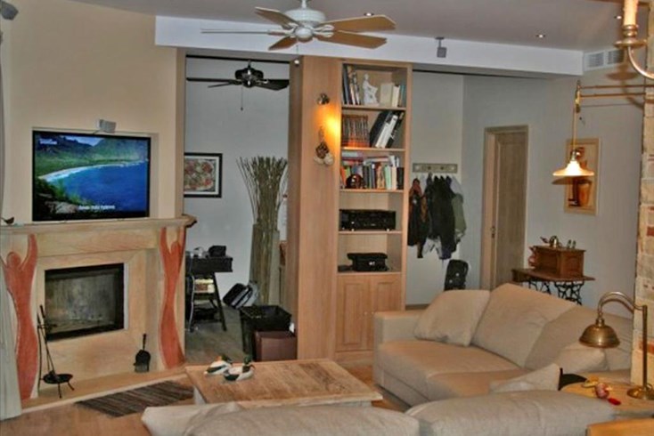Realty photo 2