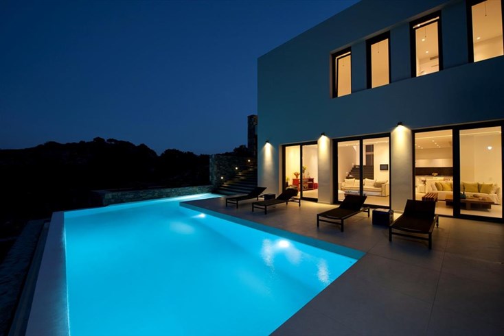 Realty photo 2