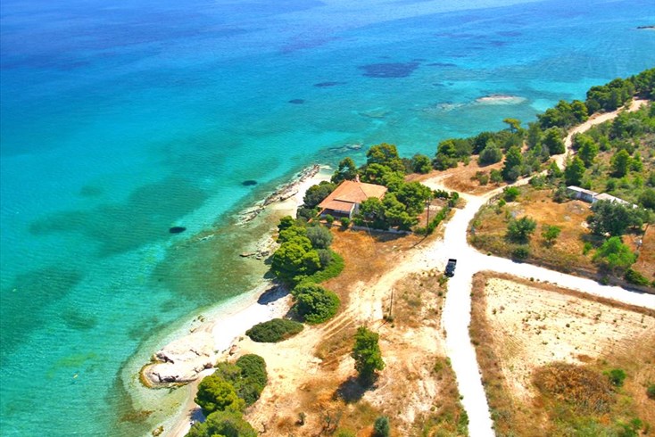 Realty photo 2