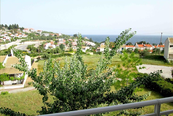 Realty photo 1
