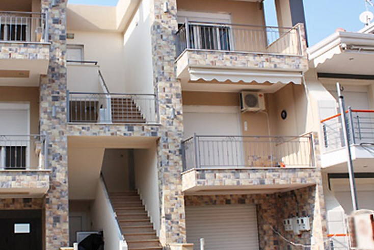 Realty photo 1