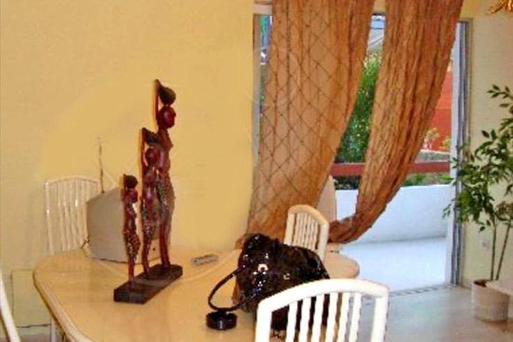 Realty photo 3
