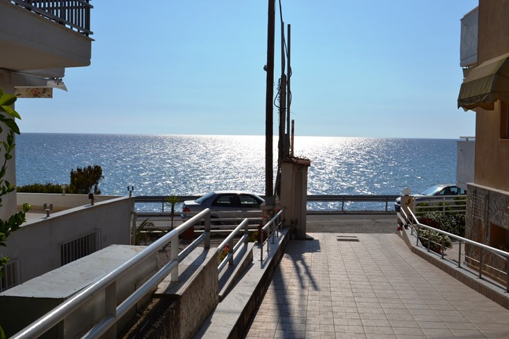 Realty photo 3