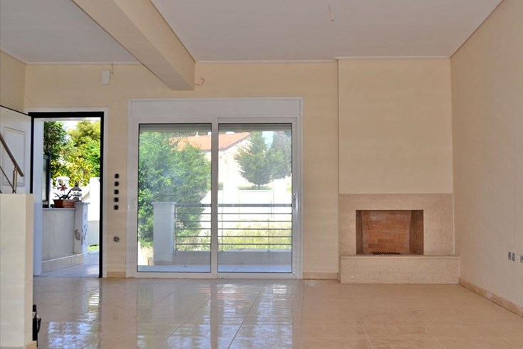 Realty photo 2