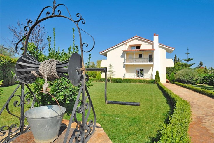 Realty photo 1