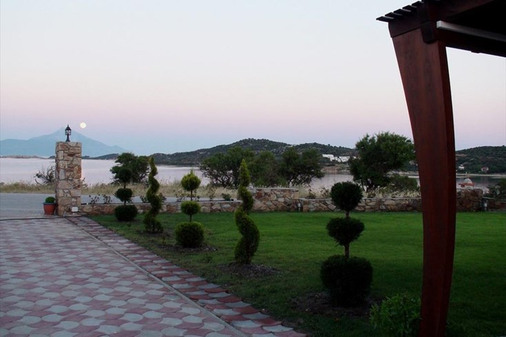Realty photo 3
