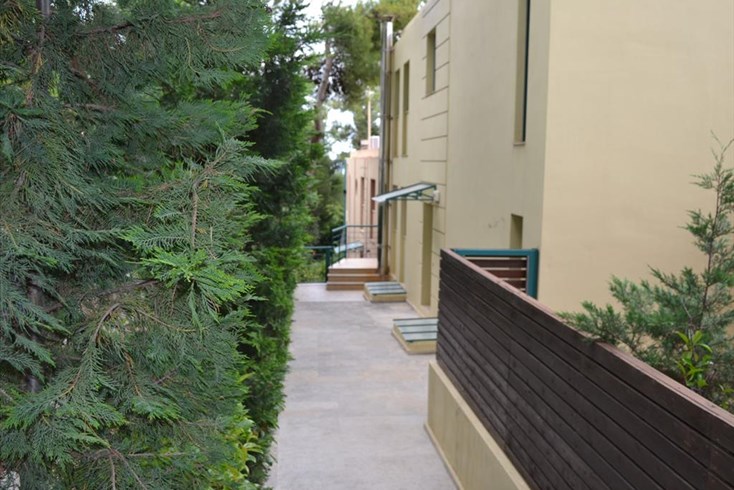 Realty photo 1