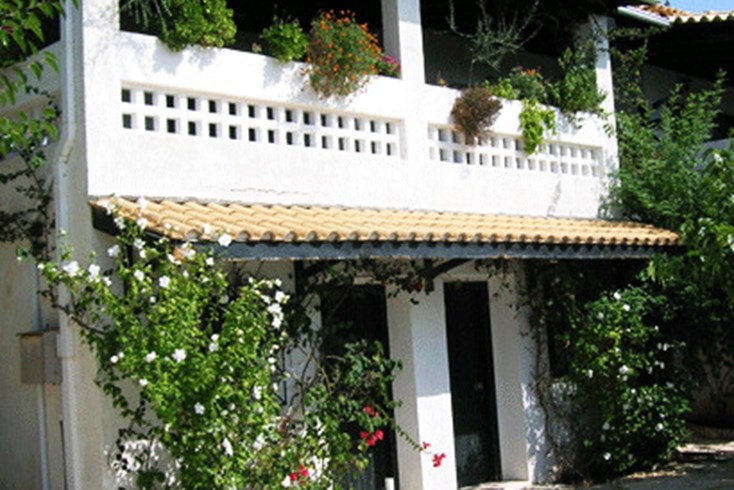 Realty photo 2