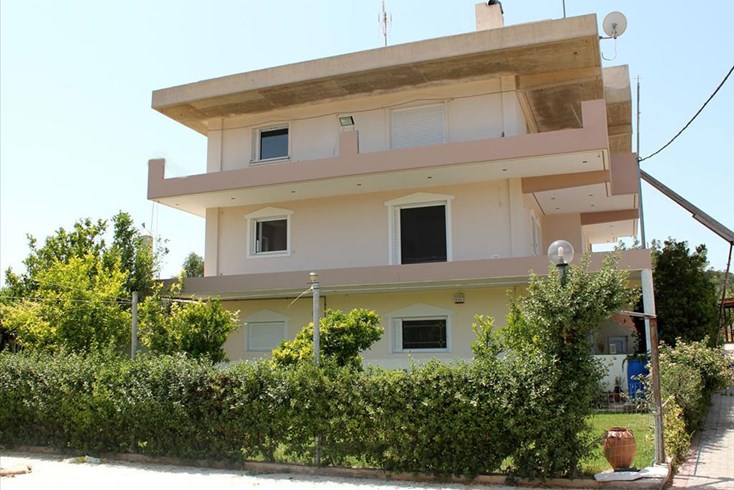 Realty photo 1