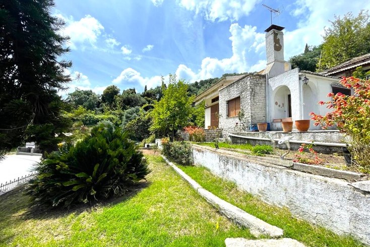 Realty photo 3