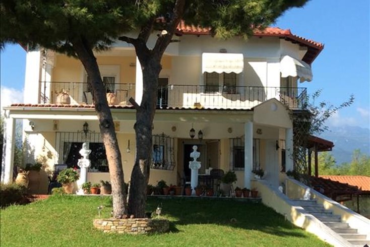 Realty photo 2