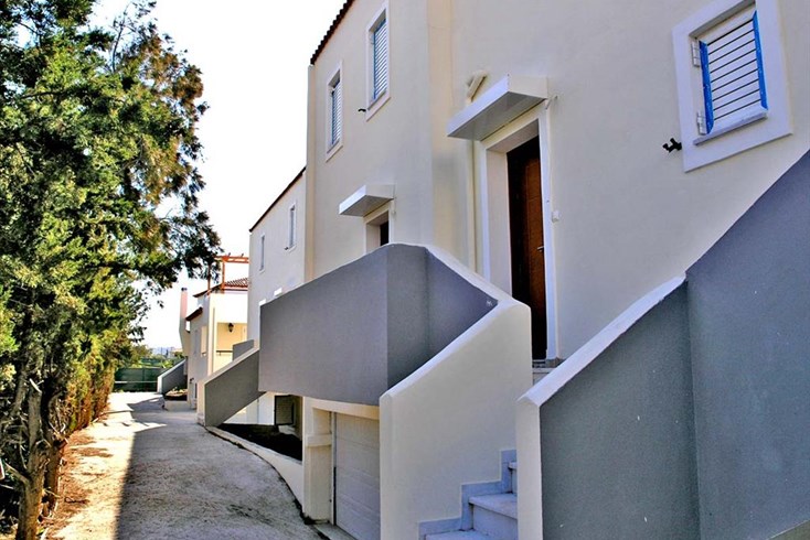 Realty photo 2