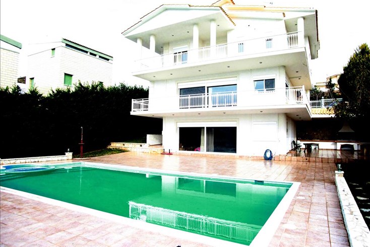 Realty photo 1