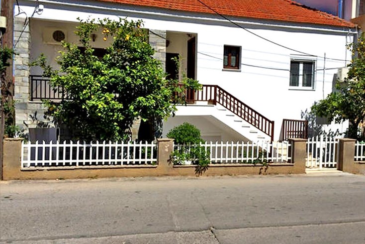 Realty photo 2