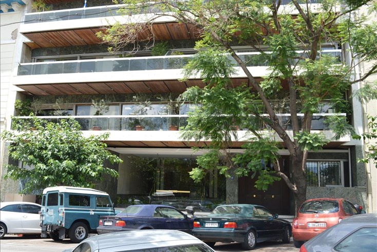 Realty photo 1