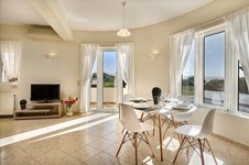 Property 1183 photo 2