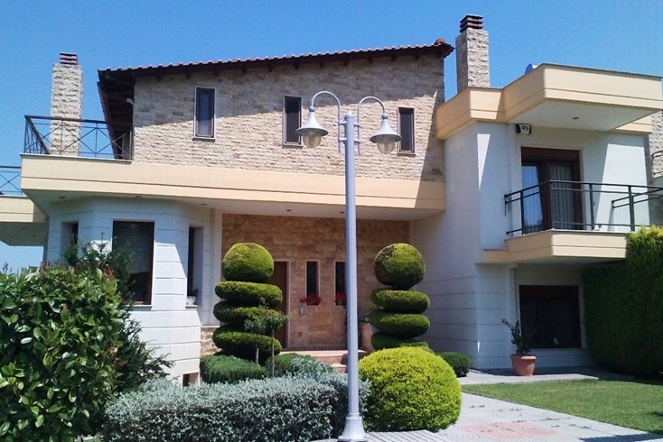 Realty photo 1