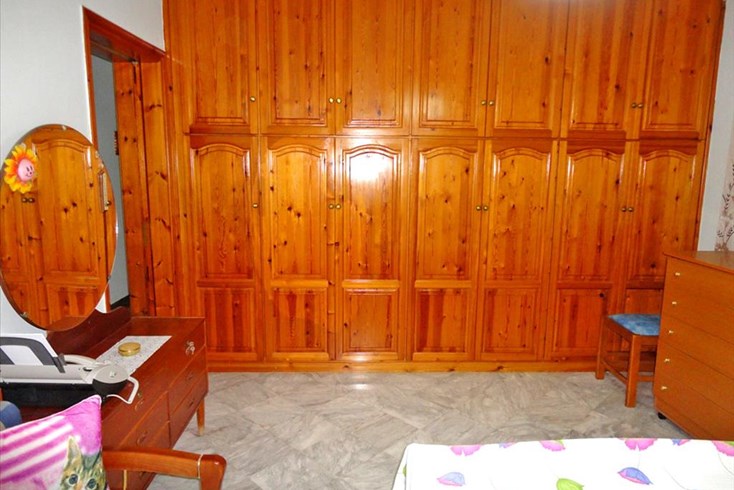 Realty photo 3