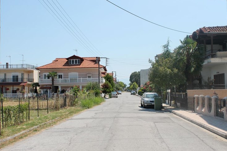 Realty photo 1