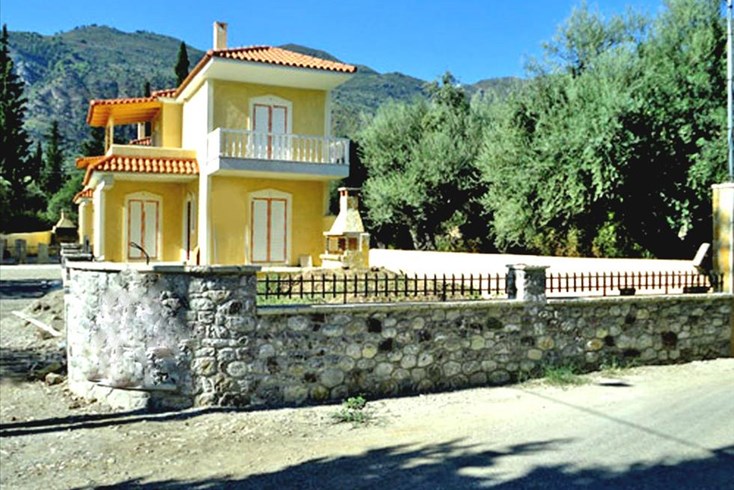 Realty photo 1