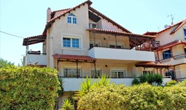 Detached house 210 m² in Loutraki