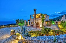 Property 12230 photo 2