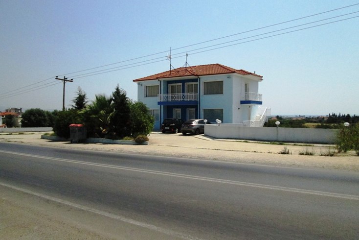 Realty photo 2