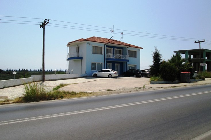 Realty photo 3