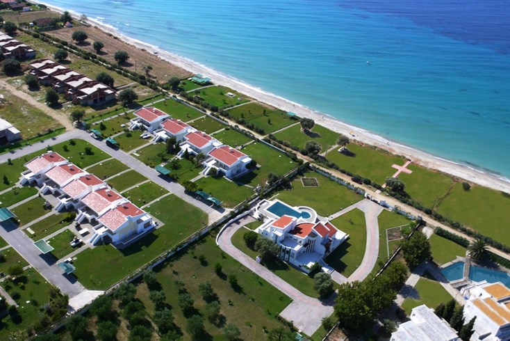 Realty photo 1