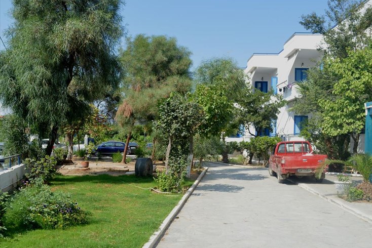 Realty photo 2