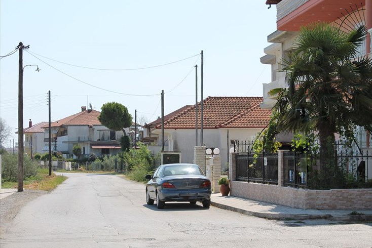Realty photo 1