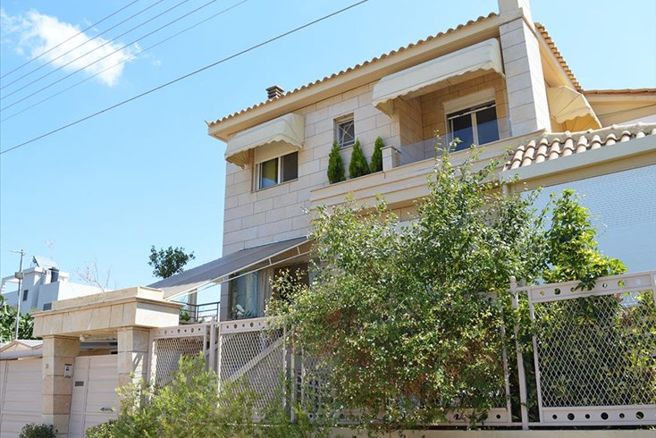 Realty photo 1