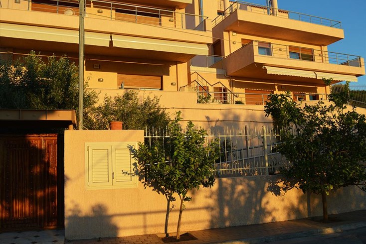 Realty photo 2