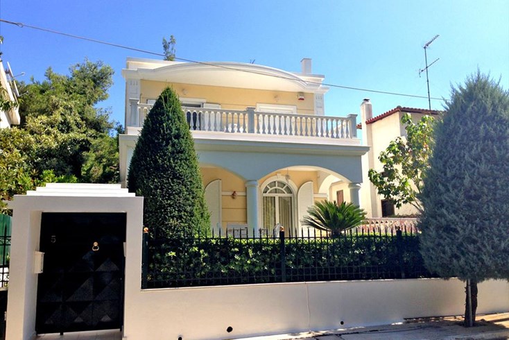 Realty photo 1