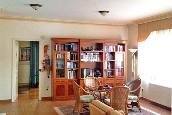 Realty photo 3