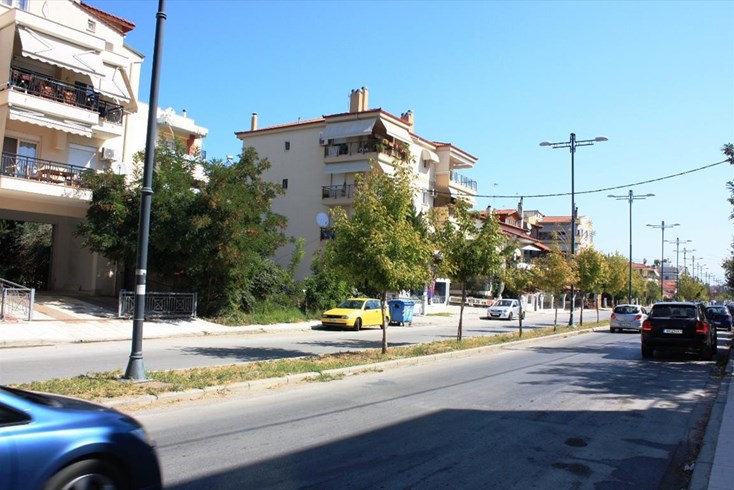 Realty photo 2