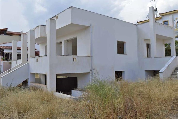 Realty photo 1