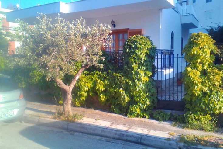 Realty photo 2