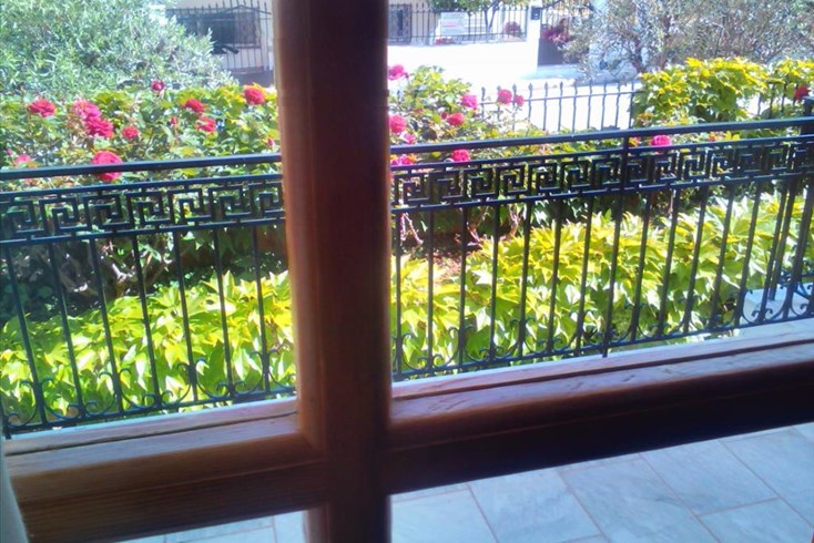 Realty photo 3