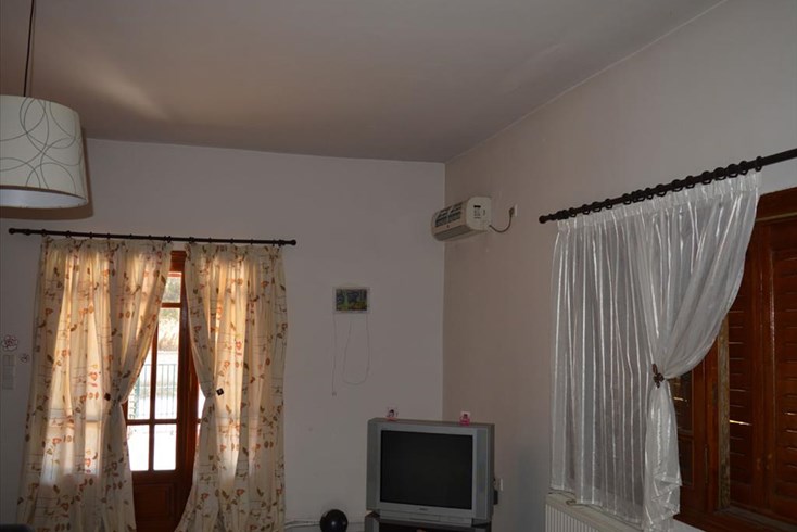 Realty photo 3