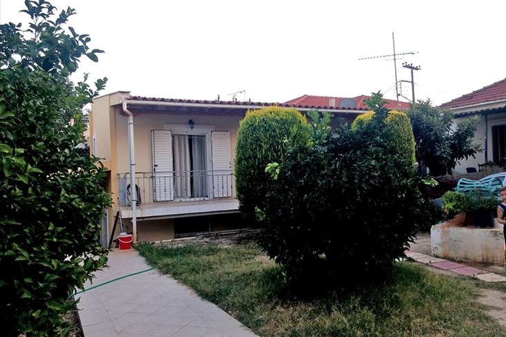 Realty photo 2