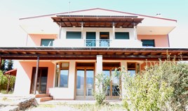 بيت مستقل 340 m² في أتيكا