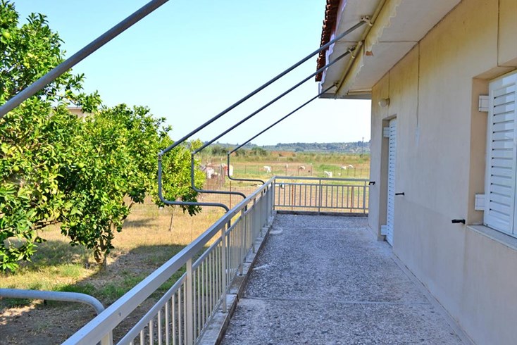 Realty photo 2