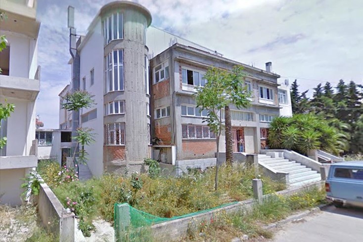 Realty photo 2