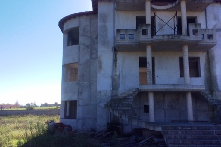 Realty photo 2
