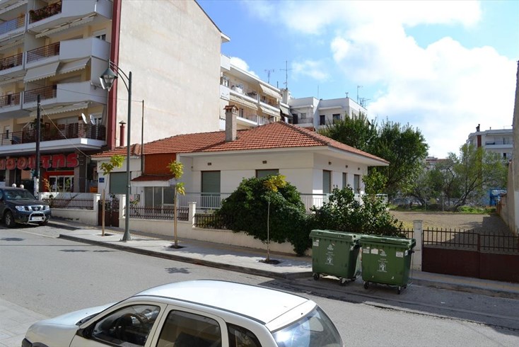 Realty photo 1