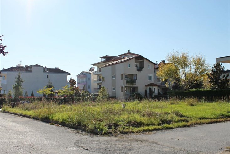 Realty photo 1