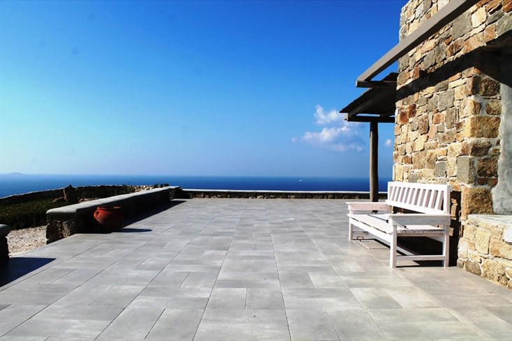 Realty photo 2