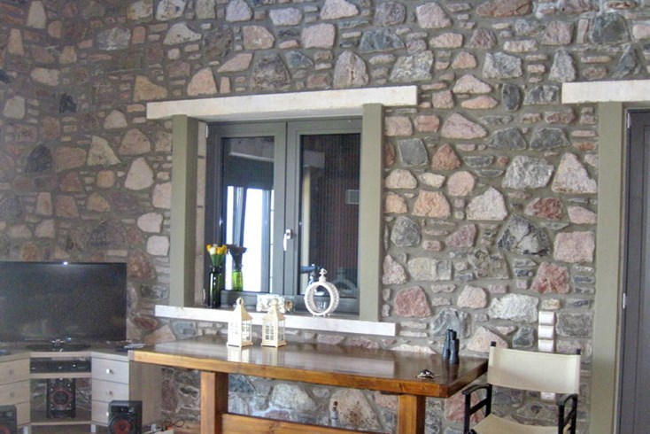 Realty photo 2